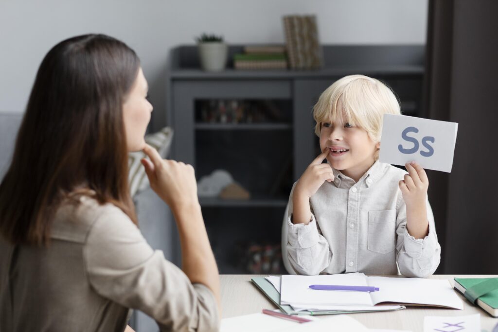speech pathologist meaning